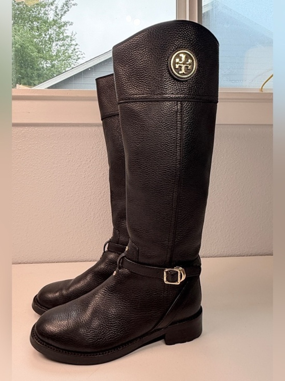 Tory Burch Tall black Pebbled Leather Riding Boots Gold Logo size  8 Boots